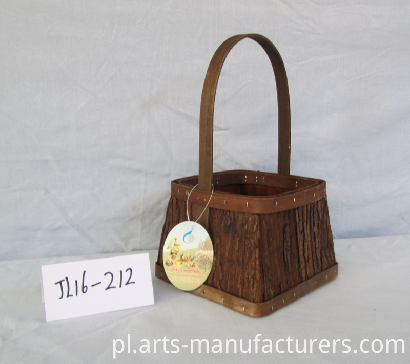 Kosz z drewna kory Wood bark basket